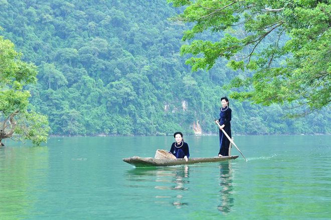lac ba be vietnam excursion en pirogue